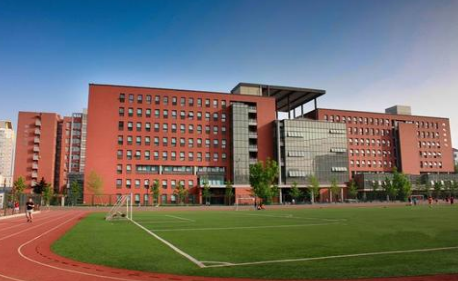 成都鐵路技工學校是公辦還是民辦