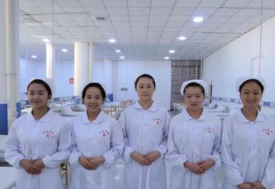 2022年瀘州衛(wèi)校中專報名時間和要求