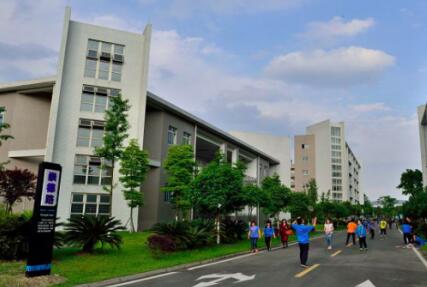 成都電子信息學校