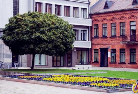 成都華大醫藥衛生學校2023招生簡章