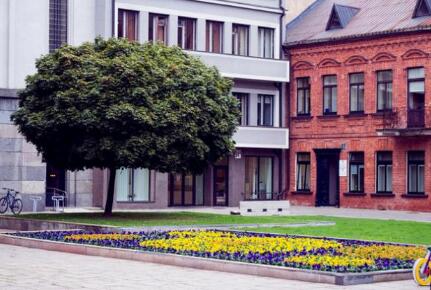 成都華商理工職業學校