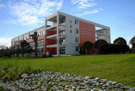 成都鐵路衛(wèi)生學(xué)校