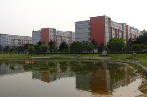 成都鐵路衛(wèi)生學(xué)校