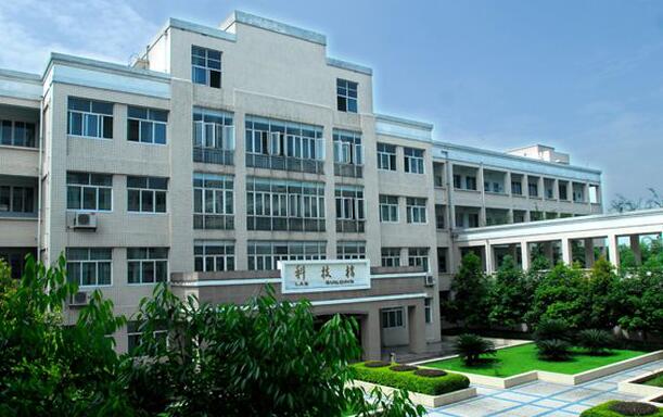 成都棠湖科學技術學校