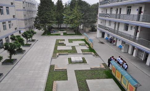 成都市洞子口職業高級中學校