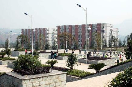 重慶龍門浩職業中學校