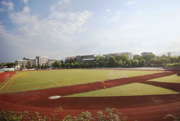 重慶市機(jī)械高級(jí)技工學(xué)校是中專(zhuān)嗎