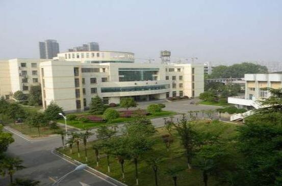 成都新運職業學校