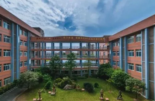 重慶市兩江職業教育中心環境怎么樣