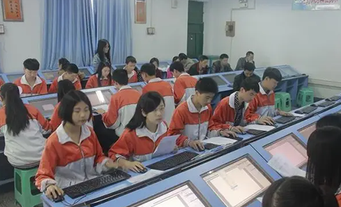 四川省達(dá)川區(qū)亭子職業(yè)高級中學(xué)