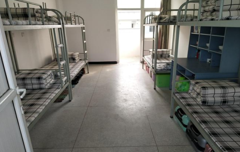 四川省大邑縣職業(yè)高級(jí)中學(xué)宿舍環(huán)境