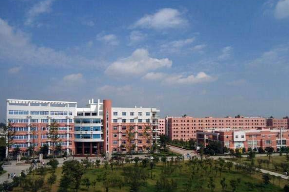 四川省漢源縣職業高級中學2022招生簡章