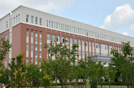 四川省南充市外國(guó)語(yǔ)中等專業(yè)學(xué)校