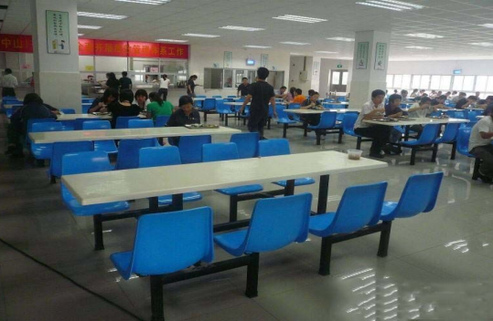 四川省南充中等專業學校食堂