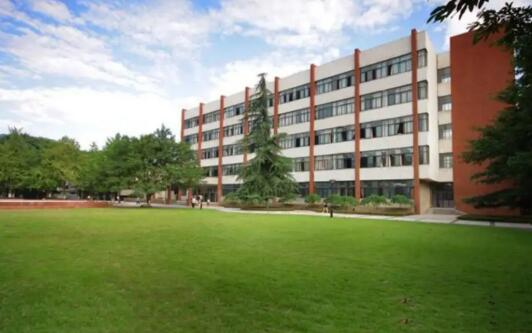 四川省實用中等專業學校