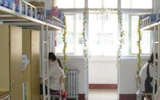 四川省遂寧安居職業(yè)高級中學(xué)寢室