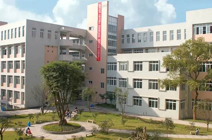 四川單招幼師公立學(xué)校教學(xué)樓