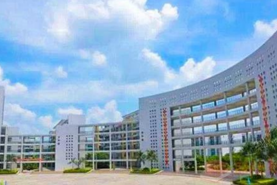 南充市瀠溪高級職業中學