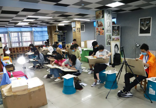 普高美術生高中生