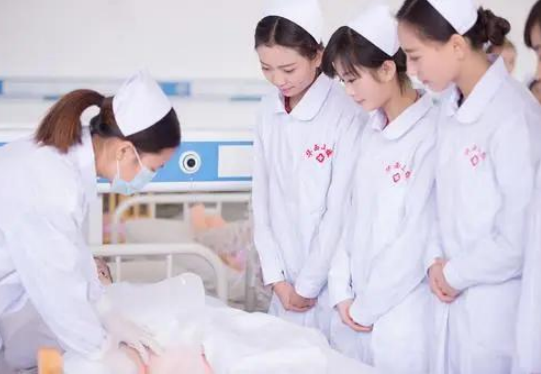 四川大學附屬華西衛(wèi)生學校