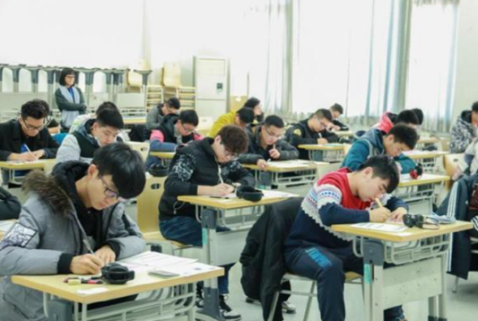 3+2大專是在同一個學校讀嗎