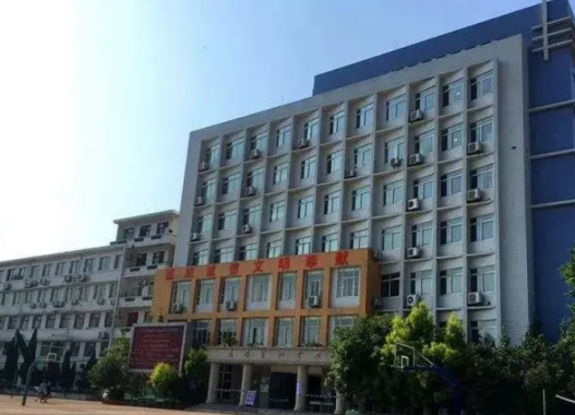 四川省內(nèi)江醫(yī)科學(xué)校2023招生簡(jiǎn)章