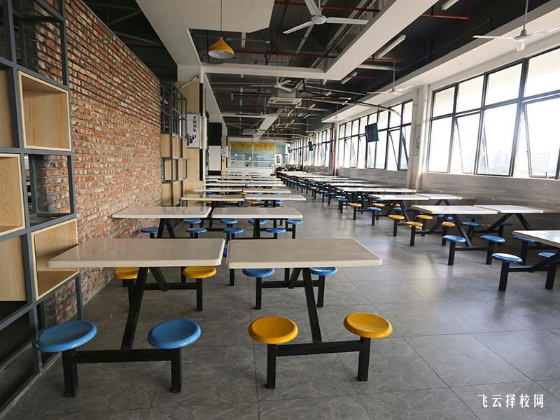 重慶市九龍坡區工藝美術學校怎么樣