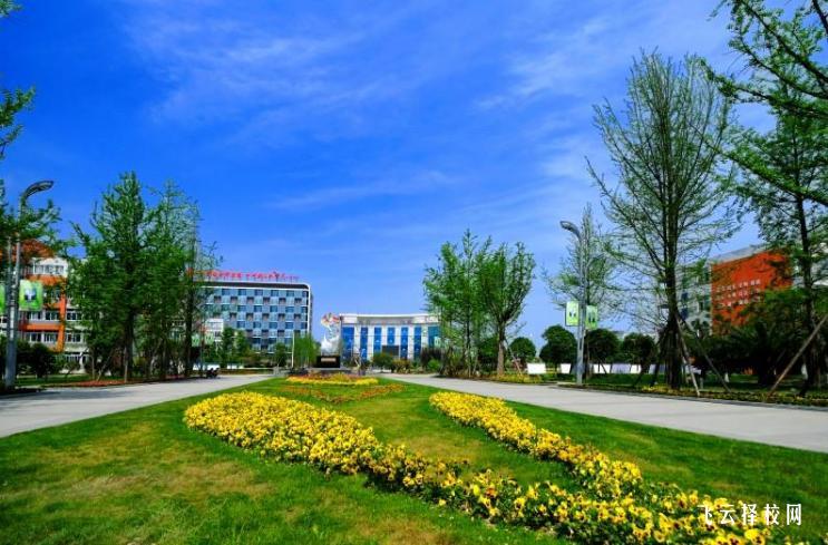 成都鐵路衛生學校是不是公辦 靠譜嗎