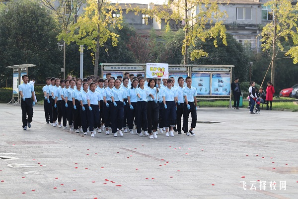 四川育英科技學校是公辦還是私辦學校