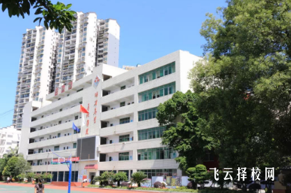 樂(lè)山一職中學(xué)費(fèi)多少錢(qián)