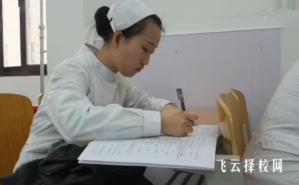 內(nèi)江衛(wèi)生與健康職業(yè)學(xué)院護(hù)理專業(yè)介紹