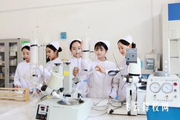 瀘州醫學院衛生學校涉外護理專業介紹