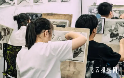 美術(shù)高考培訓(xùn)學(xué)校收費情況