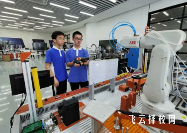 成都華商理工職業學校2024熱選專業