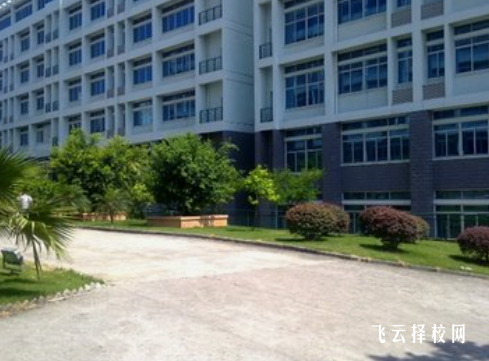 四川省甘孜衛(wèi)生學校2024選什么專業(yè)好