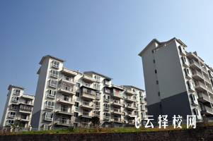 南充市瀠溪高級職業中學是怎樣收費的