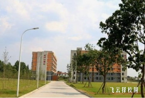 成都市恒輝技工學(xué)校是高中還是大專