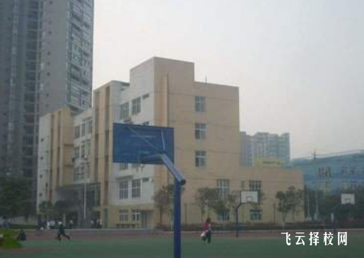 成都市恒輝技工學校是高中還是大專