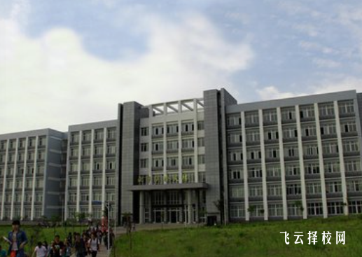 成都棠湖科學技術學校是高中還是大專