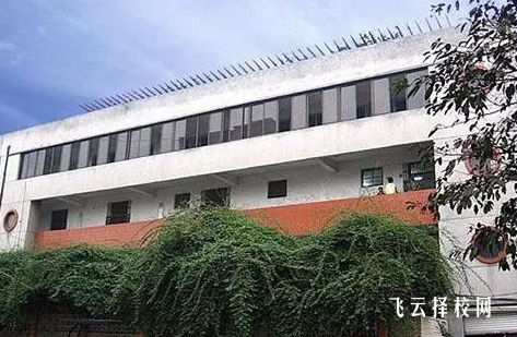 邛崍市技工學校是公辦還是私立