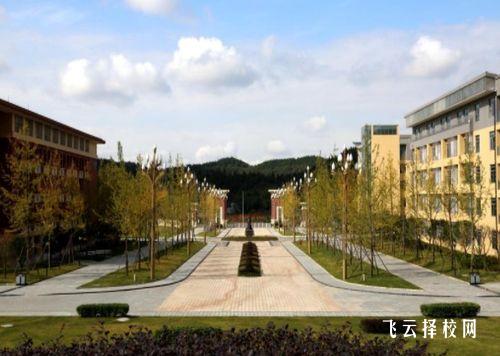 成都市禮儀職業(yè)中學(xué)是3+3學(xué)制嗎