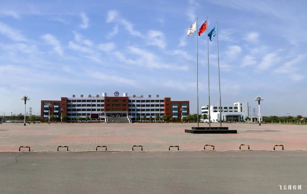 南充市高坪職業高級中學是3+3學制嗎