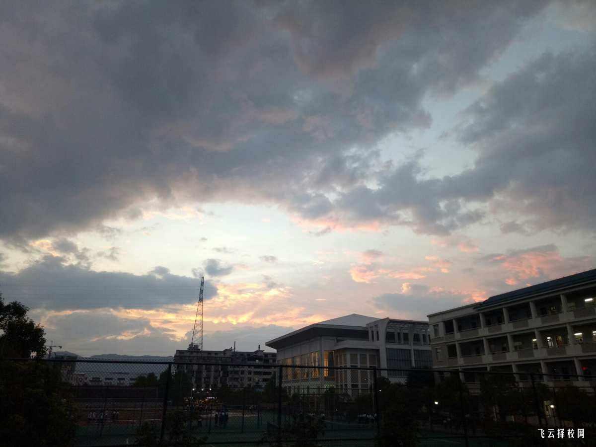 溫江區燎原職中怎么樣,中專招生條件是什么