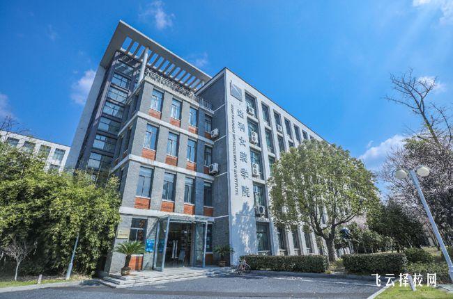 華鎣職中是公辦嗎,學校好不好