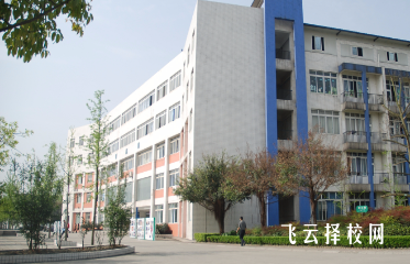 成都指南針學校中專部有什么專業,中考錄取分數多少 