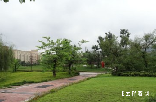 蒼溪嘉陵職中怎么收費(fèi),一年學(xué)費(fèi)多少