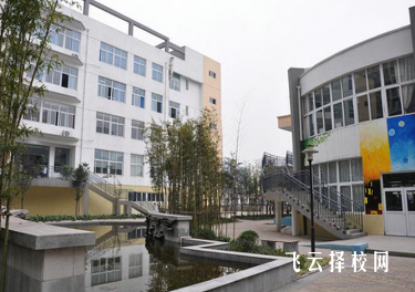 成都市青蘇職中怎么收費,一年學費多少