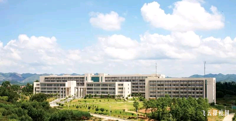 自貢市衛校招生辦電話是多少