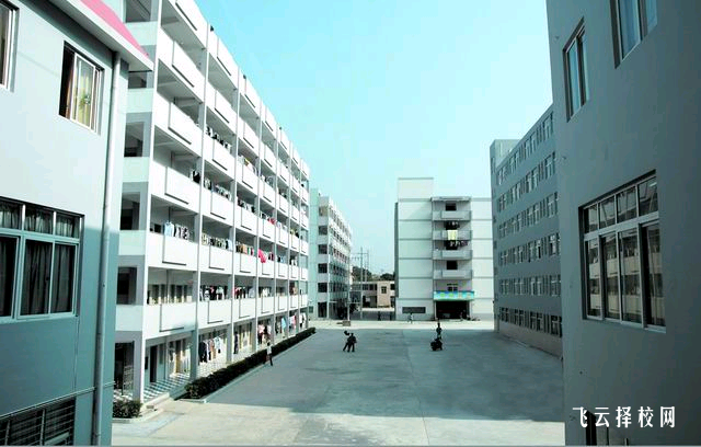 自貢旅游職高學(xué)費(fèi)多少