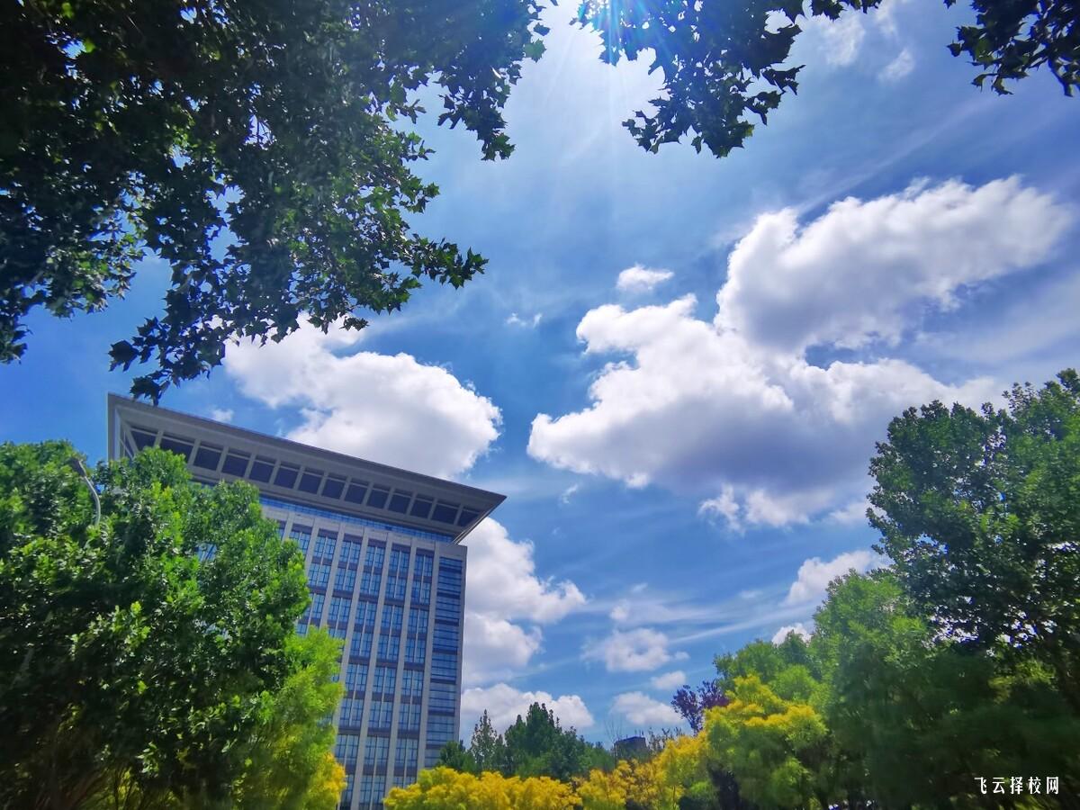 眉山天府新區(qū)信息職業(yè)學(xué)院學(xué)費(fèi)多少